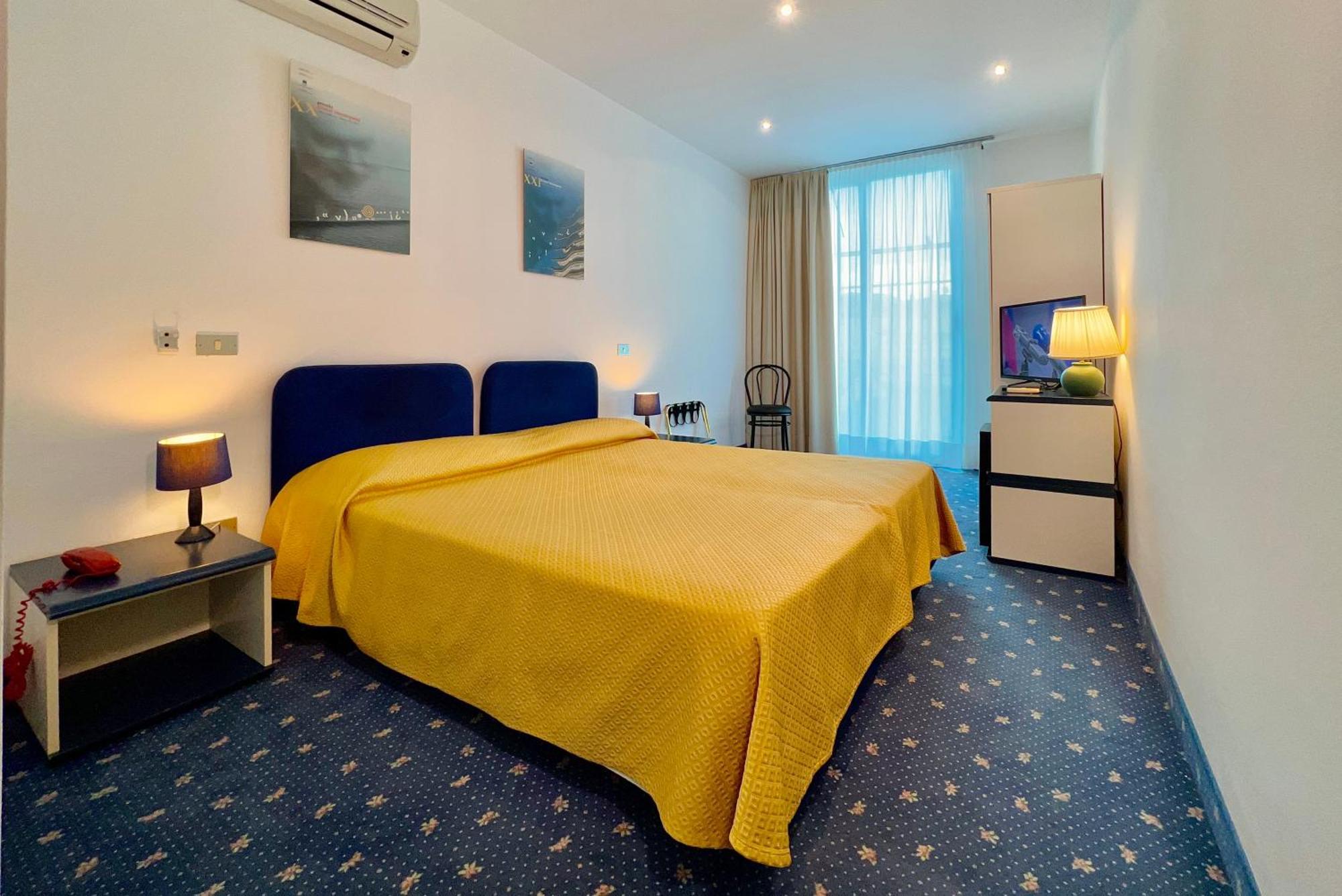 Hotel Myriam لينانو سابيادورو المظهر الخارجي الصورة