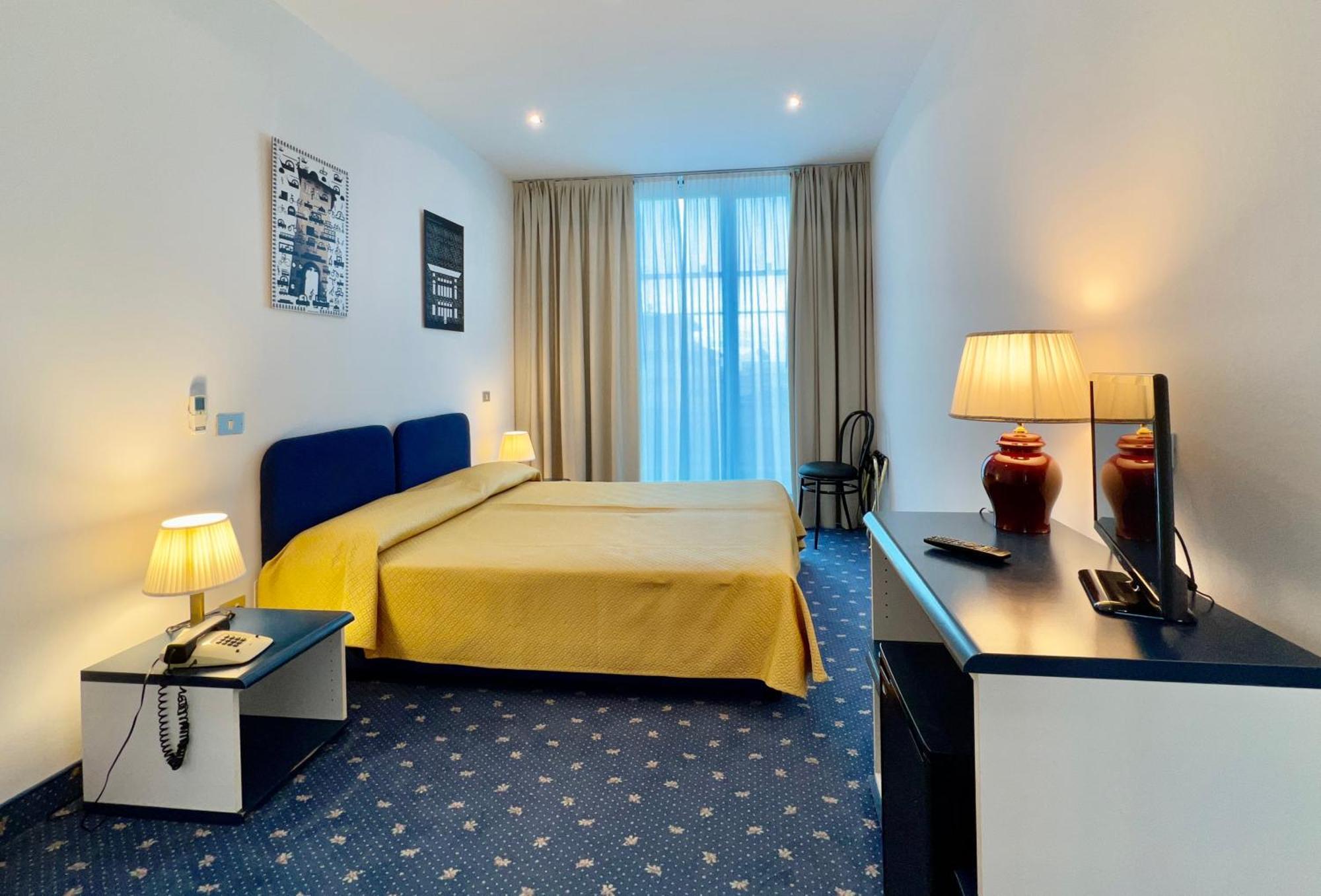 Hotel Myriam لينانو سابيادورو المظهر الخارجي الصورة