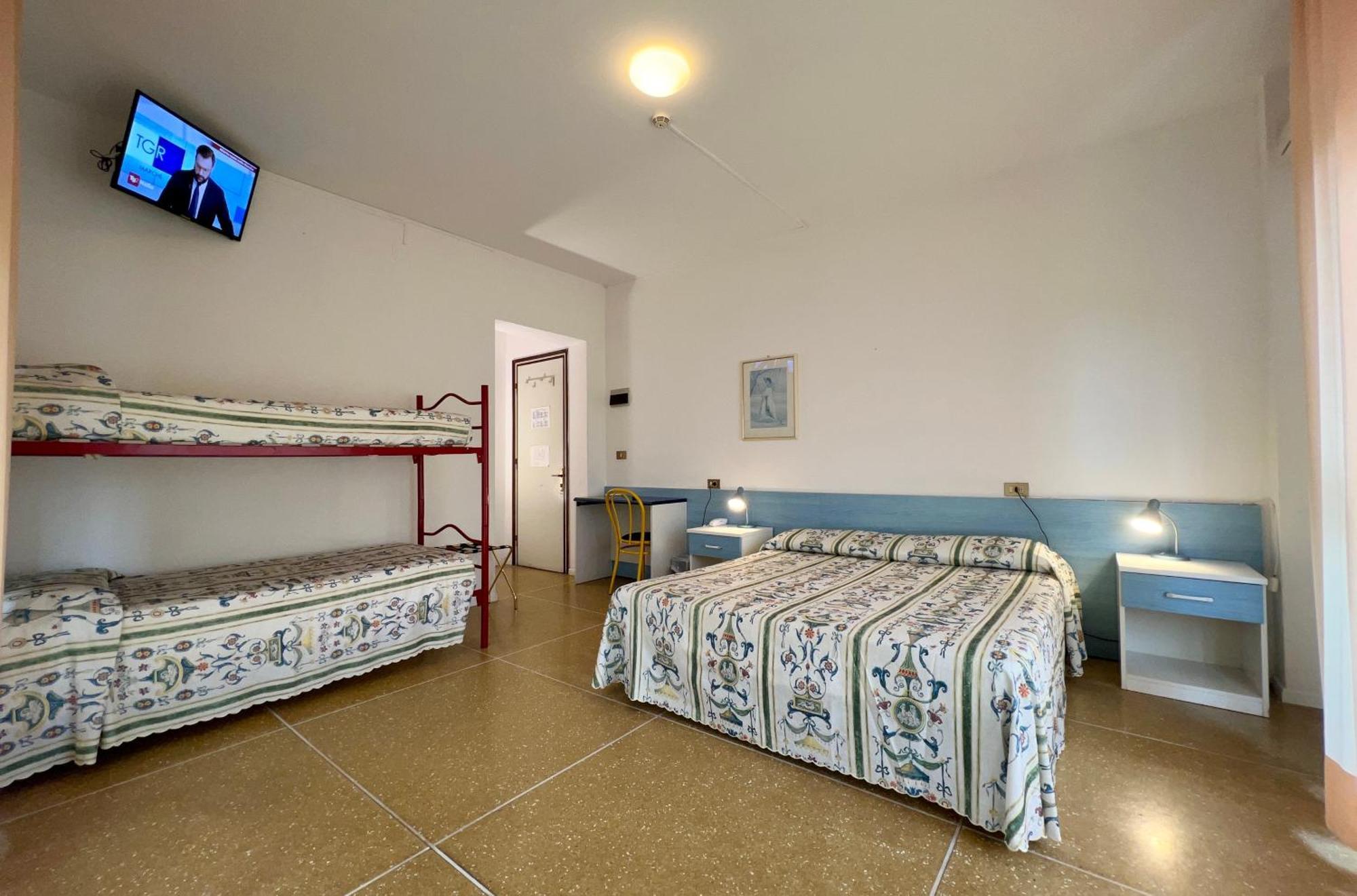 Hotel Myriam لينانو سابيادورو المظهر الخارجي الصورة