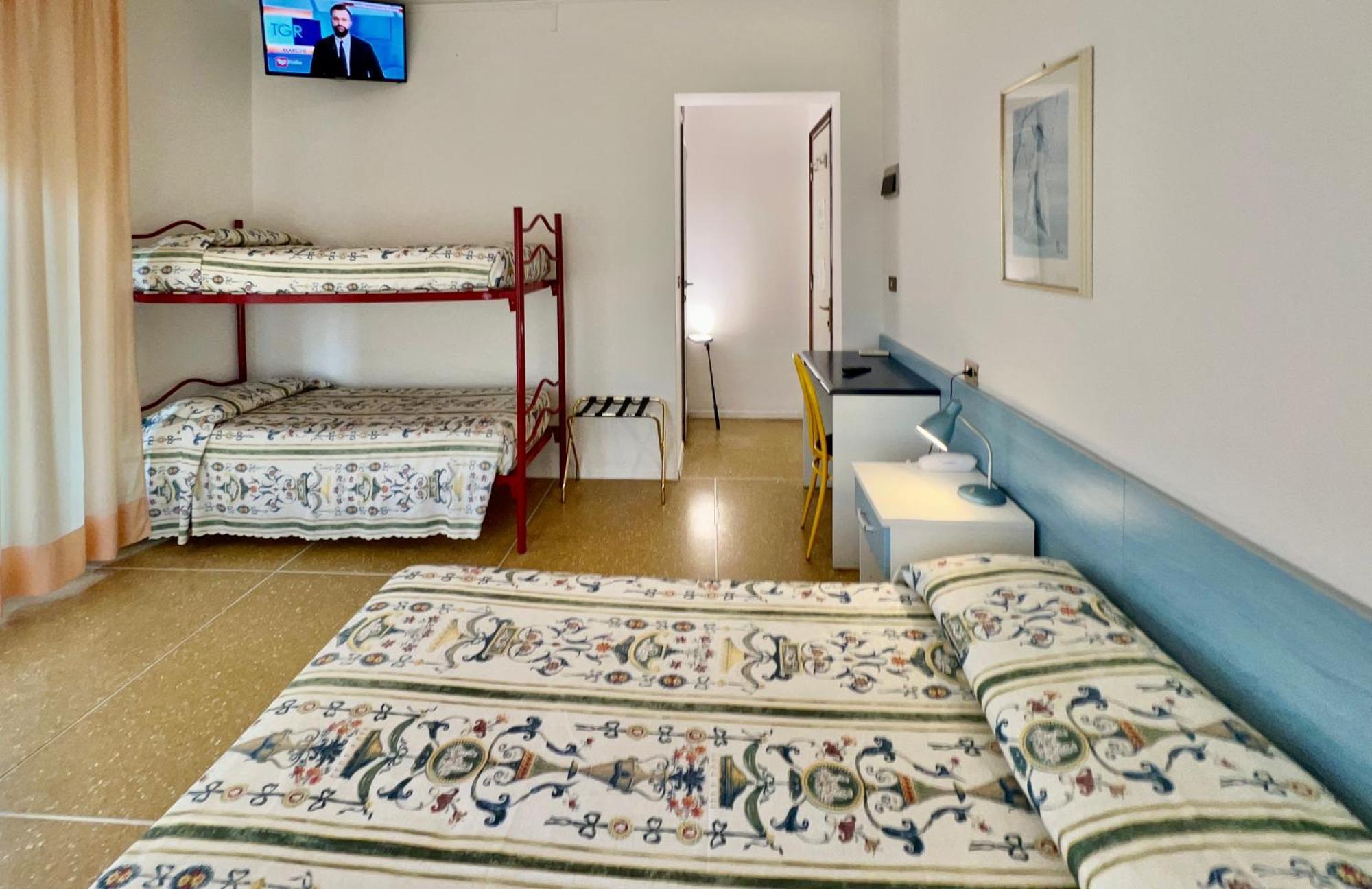 Hotel Myriam لينانو سابيادورو المظهر الخارجي الصورة