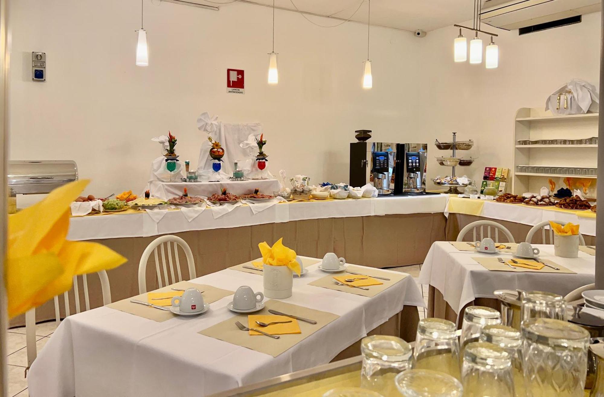 Hotel Myriam لينانو سابيادورو المظهر الخارجي الصورة