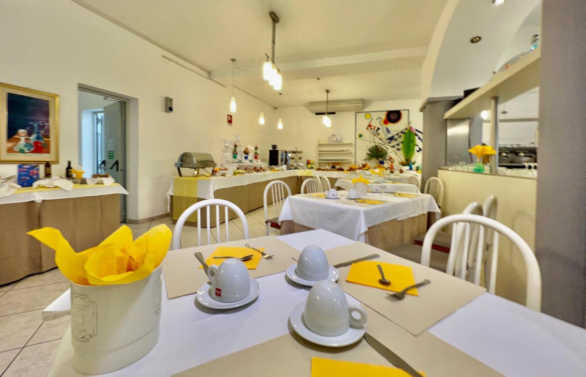 Hotel Myriam لينانو سابيادورو المظهر الخارجي الصورة