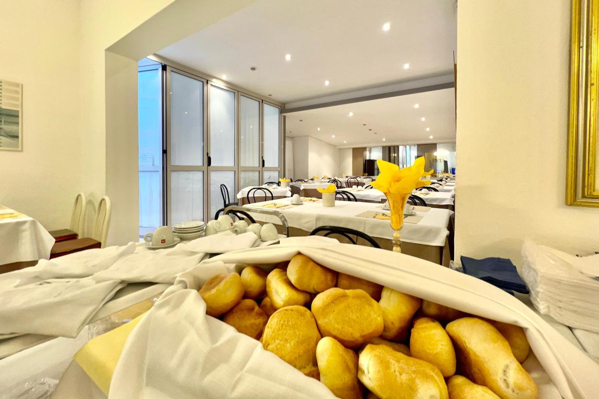 Hotel Myriam لينانو سابيادورو المظهر الخارجي الصورة