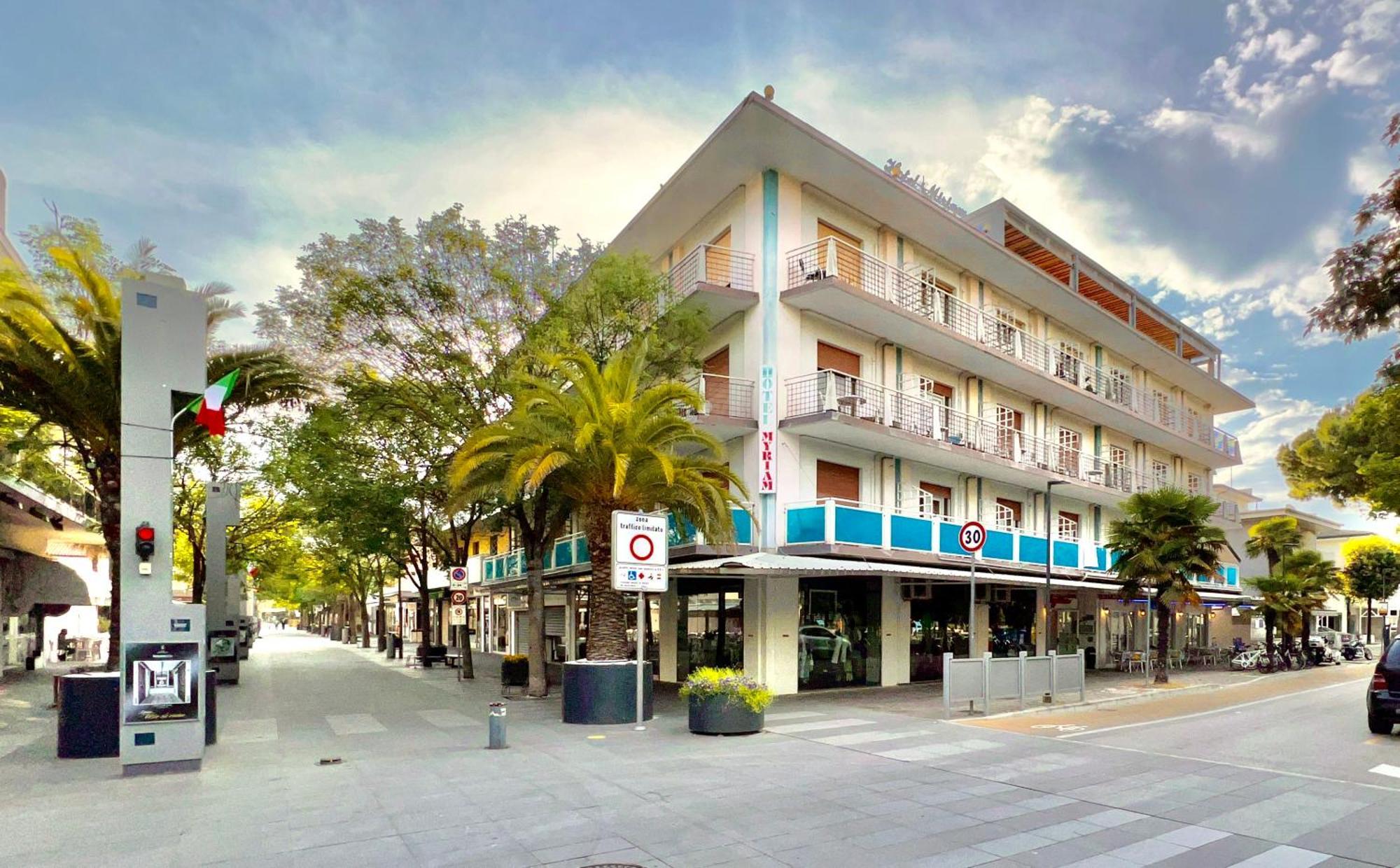Hotel Myriam لينانو سابيادورو المظهر الخارجي الصورة